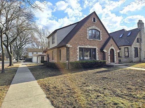 5601 W Brooklyn Pl, Milwaukee, WI, 53216-3138 | Card Image