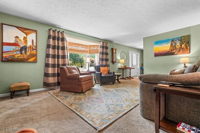 Living Room with Bay Window | Image 7