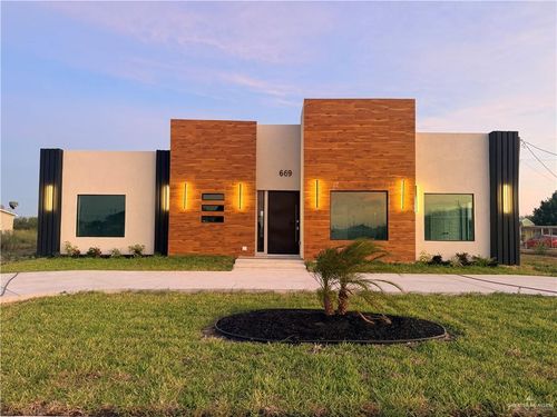 669 Tommy Dr, Donna, TX, 78537-1247 | Card Image