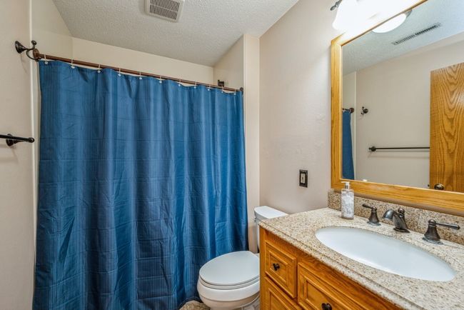 Full Hall Bath | Image 23