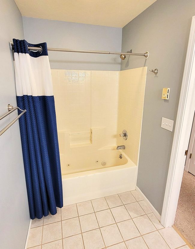 39 - 8535 Portage Point Dr, Condo with 2 bedrooms, 1 bathrooms and null parking in Onekama MI | Image 11