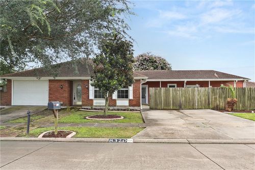 8320 Sabre Dr, Chalmette, LA, 70043-1134 | Card Image
