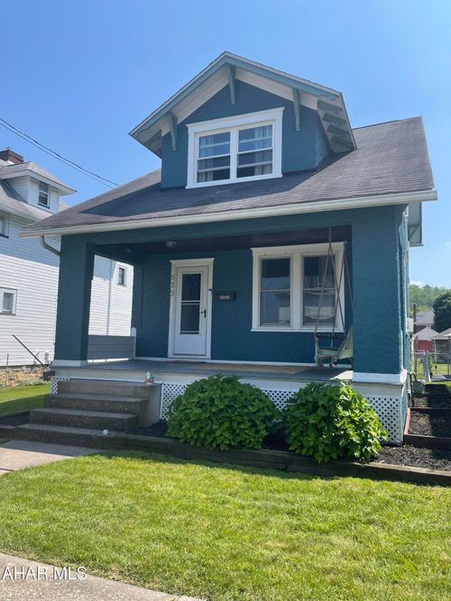 523 W 16th St, Tyrone, PA, 16686-2179 | Card Image