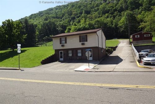 106 Lee St, Montgomery, WV, 25136 | Card Image
