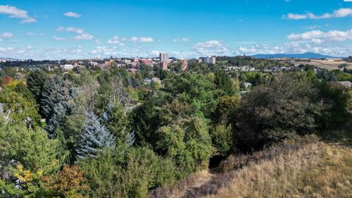 620 Se Crestview St, Pullman, WA, 99163-2214 | Card Image