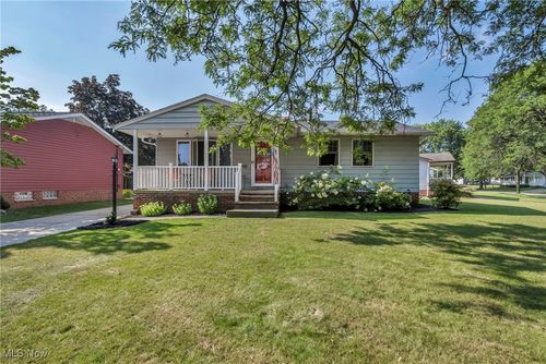 921 Colonel Dr, Cleveland, OH, 44109-3711 | Card Image