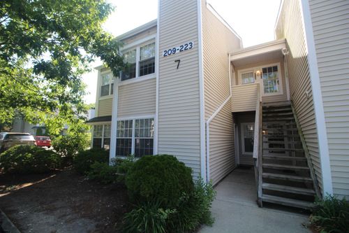building-7-unit-2-213 Meadow Ridge Rd, Galloway, NJ, 08205-3205 | Card Image