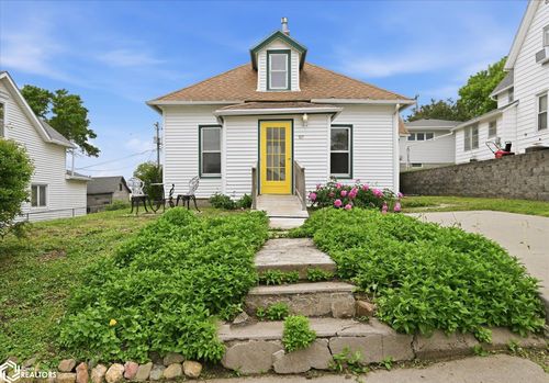 107 2nd Ave, Earling, IA, 51530-5443 | Card Image