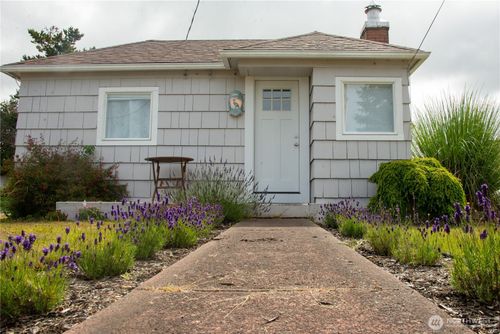 908 Washington Ave N, Long Beach, WA, 98631-3566 | Card Image