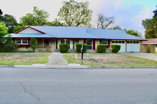 626 Fawndale Ln, Windcrest, TX, 78239-2527 | Card Image