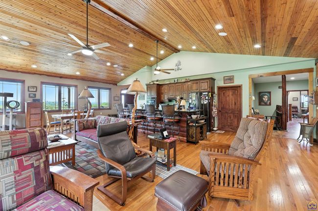 6010 Sw Douglas Rd, House other with 3 bedrooms, 3 bathrooms and null parking in Topeka KS | Image 17
