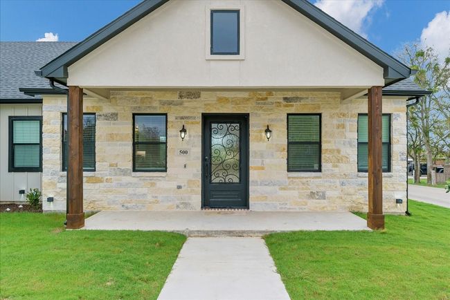 500 Highview Ct, House other with 3 bedrooms, 2 bathrooms and null parking in Godley TX | Image 5