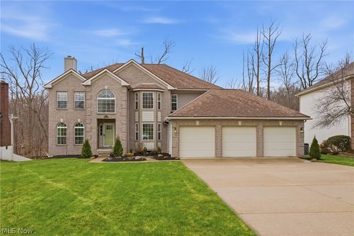 482 Brentwood Blvd, Copley, OH, 44321-1483 | Card Image