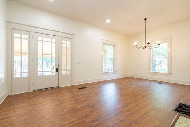 1605 S Main St, House other with 3 bedrooms, 4 bathrooms and 5 parking in Georgetown TX | Image 5