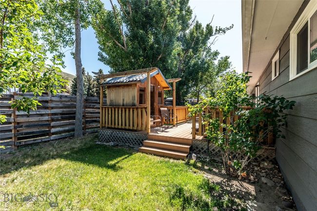 Deck from Side Yard | Image 37