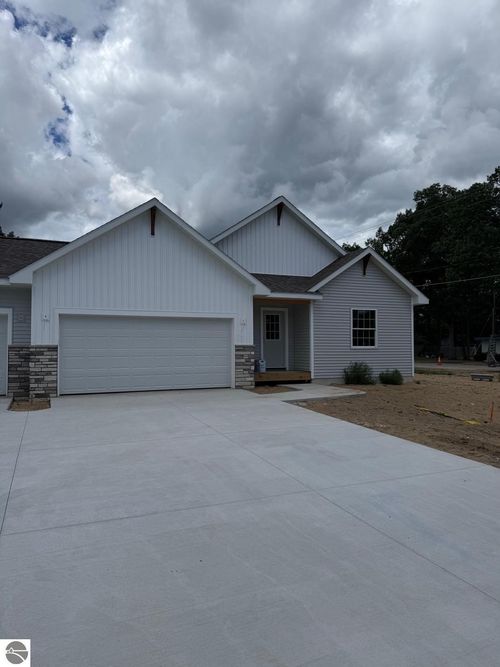 1706 Woodward Avenue, Traverse City, MI, 49686 | Card Image