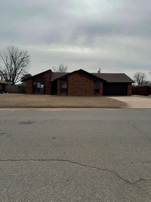 518 Sunset Dr, Watonga, OK, 73772-1222 | Card Image
