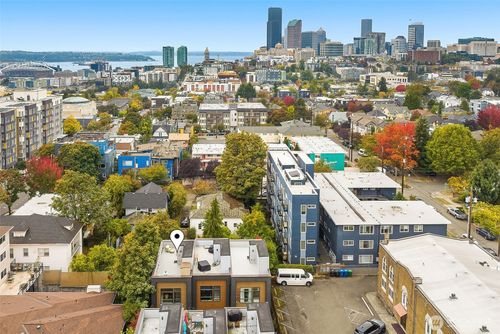 121 20th Ave, Seattle, WA, 98122-5808 | Card Image