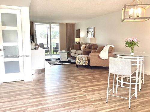 106-9423 S Hollybrook Lake Dr, Pembroke Pines, FL, 33025-1607 | Card Image