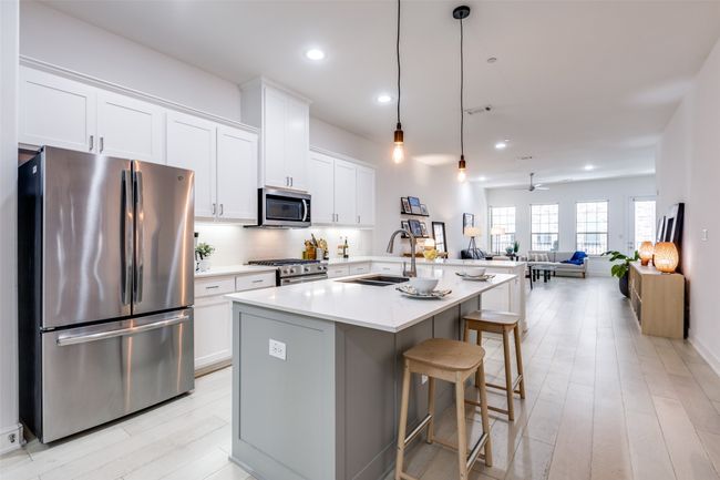 UNIT-1106 - 5015 Meridian Ln, Condo with 3 bedrooms, 3 bathrooms and null parking in Addison TX | Image 4