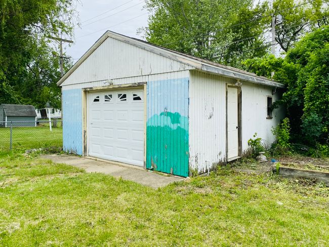 807 W Washington St, House other with 3 bedrooms, 1 bathrooms and 4 parking in Pontiac IL | Image 7
