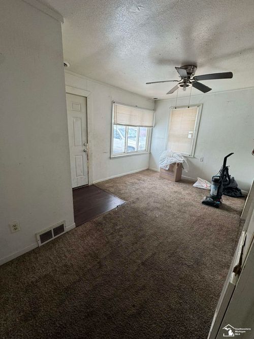 1109 Adams St, Monroe, MI, 48161-5502 | Card Image