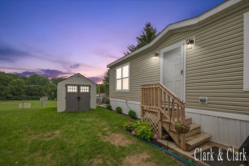 1760 Veronica Street Se, Lowell, MI, 49331 | Card Image