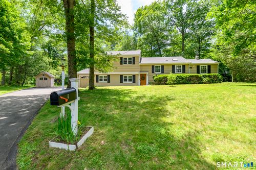 1 Little John Ln, Stamford, CT, 06907-1122 | Card Image