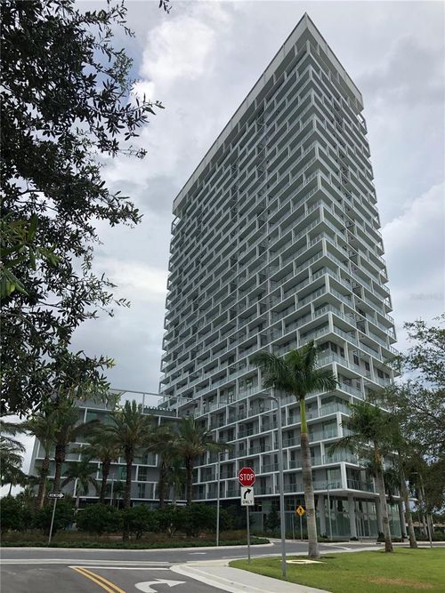 1609-2000 Metropica Way, Sunrise, FL, 33323 | Card Image