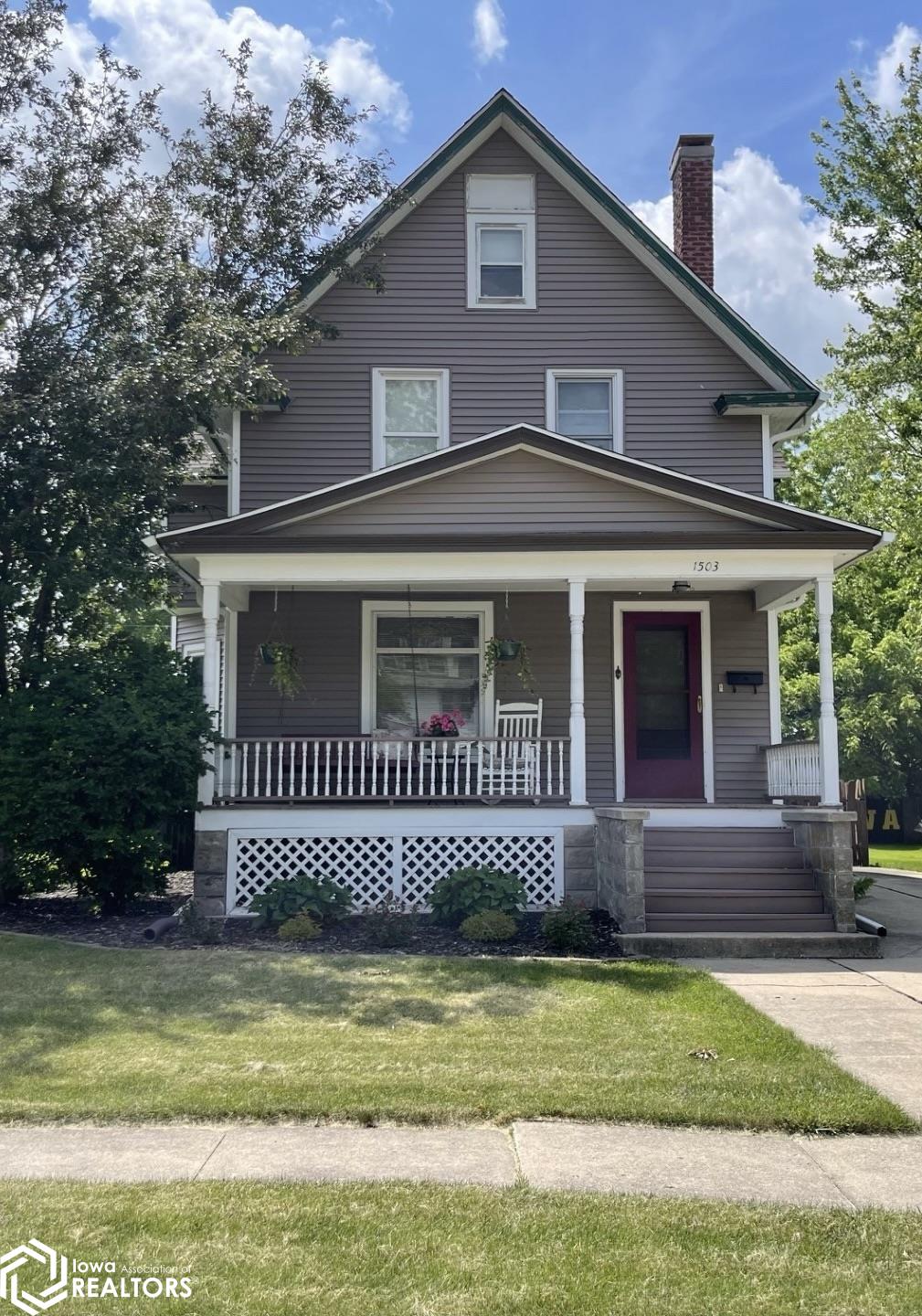 Elm St, Grinnell, IA 50112