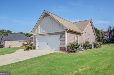 419 James Madison Dr, House other with 3 bedrooms, 2 bathrooms and 2 parking in Forsyth GA | Image 3