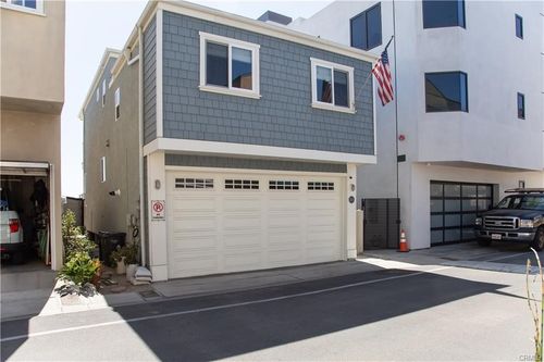 35 Surfside Ave, Surfside, CA, 90743 | Card Image