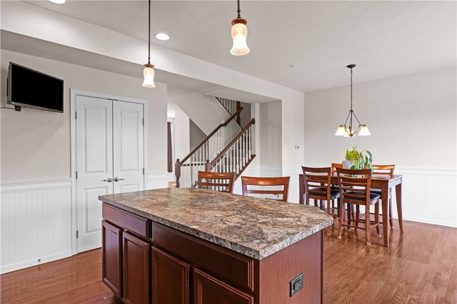 302 Pointe View Dr, Townhouse with 3 bedrooms, 3 bathrooms and 2 parking in Mars PA | Image 12