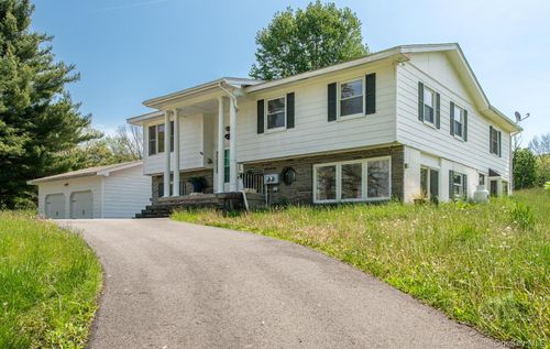 1360 Centre Rd, Rhinebeck, NY, 12572-3268 | Card Image