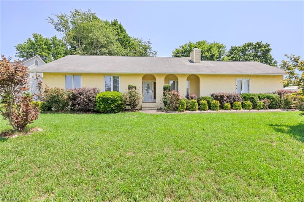 Hampton Way Dr, Winston Salem, NC 27107