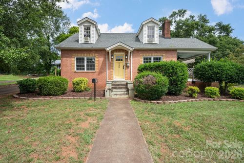 232 Maple St, Rutherfordton, NC, 28139-2813 | Card Image