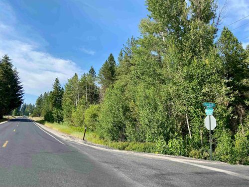 5808 W Burroughs Rd, Deer Park, WA, 99006-5635 | Card Image