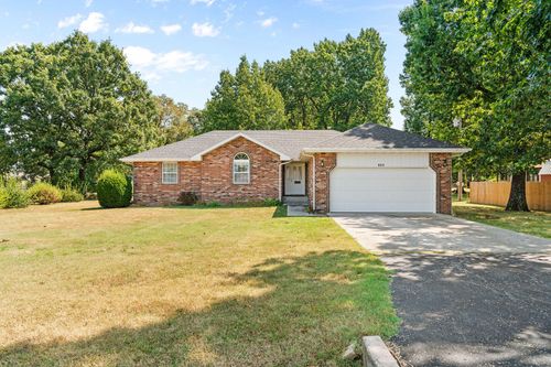 120 N Oak Grove St, Marshfield, MO, 65706-9636 | Card Image