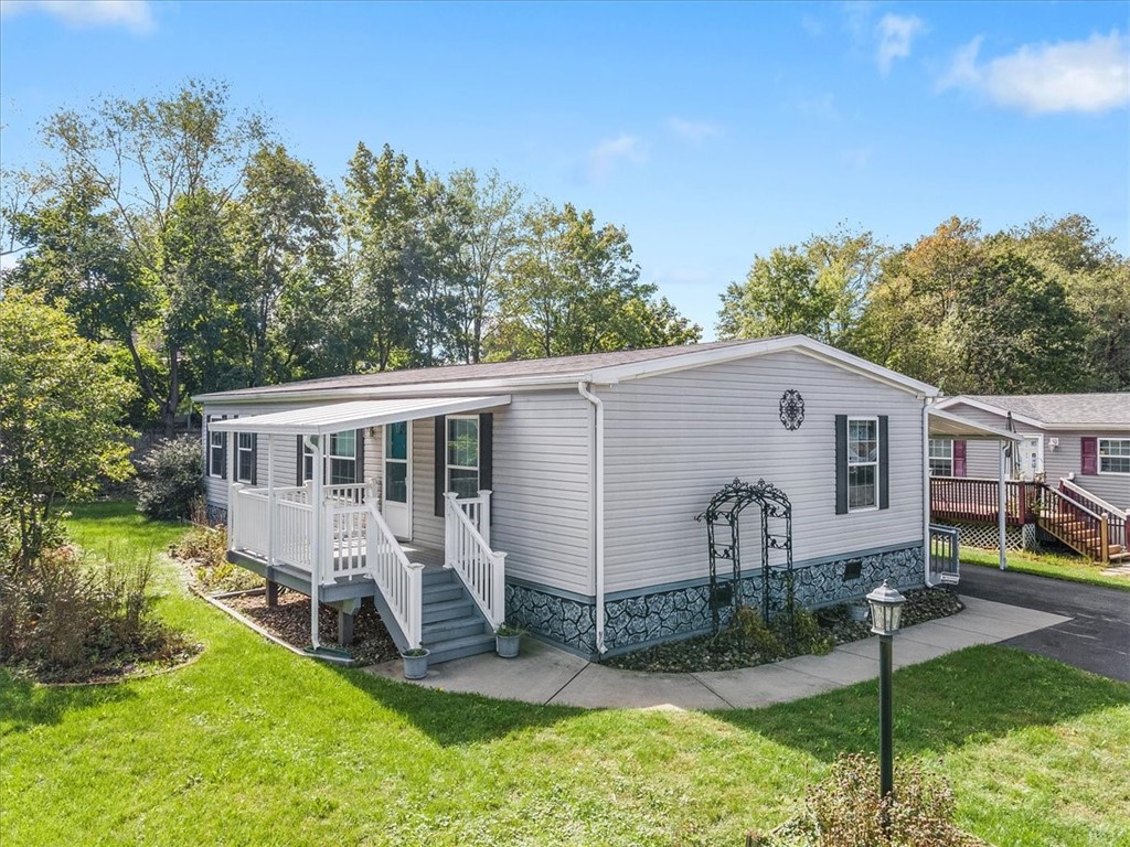 Country Vue Ct, Cranberry Township, PA 16066
