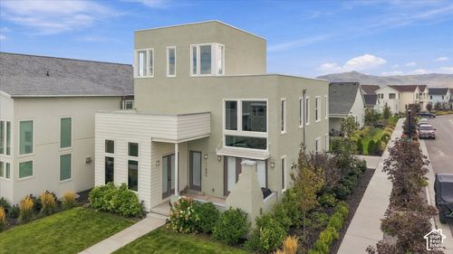 11553 S Pebble Pond Rd, South Jordan, UT, 84009-1687 | Card Image