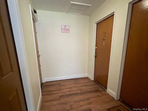 3 Hemlock Dr, Bay Shore, NY, 11706-2926 | Card Image