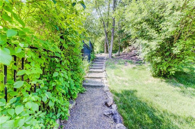 7664 Maltby Rd E, House other with 4 bedrooms, 3 bathrooms and 12 parking in Puslinch ON | Image 44
