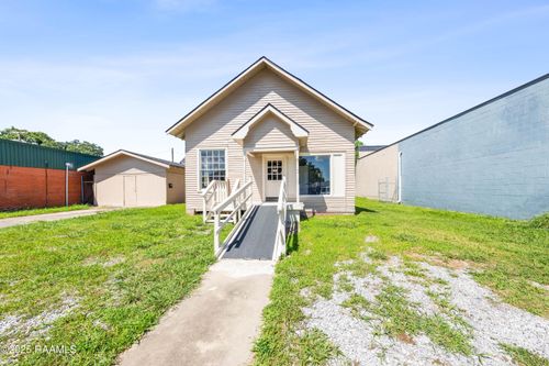 813 Parkerson Ave, Crowley, LA, 70526-3607 | Card Image