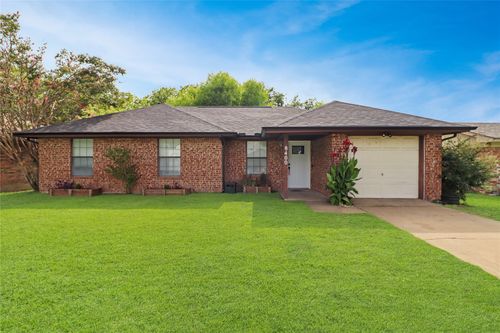 8400 Charles St, Greenville, TX, 75402-3908 | Card Image