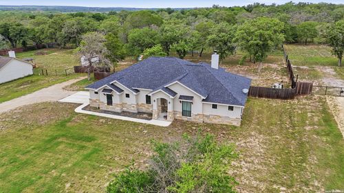 129 Sendera Xing, La Vernia, TX, 78121-5234 | Card Image