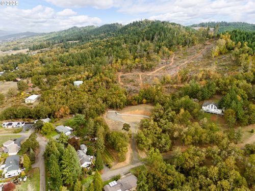 800 Se 5th St, Oakland, OR, 97462-9581 | Card Image