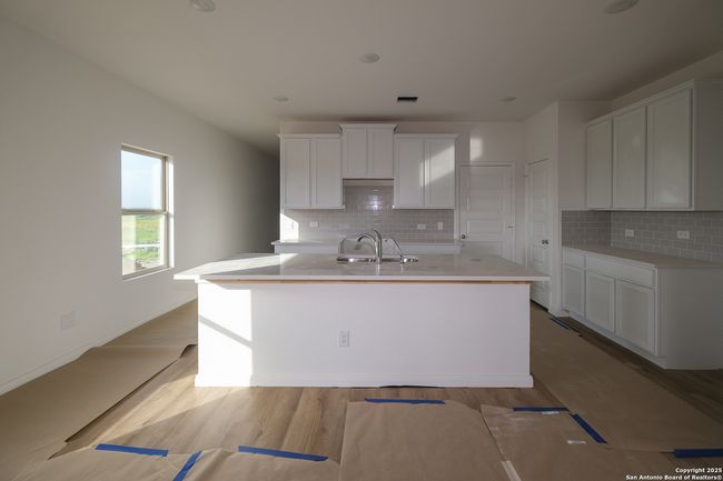 10411 White Hart Ln, House other with 4 bedrooms, 4 bathrooms and null parking in Converse TX | Image 8