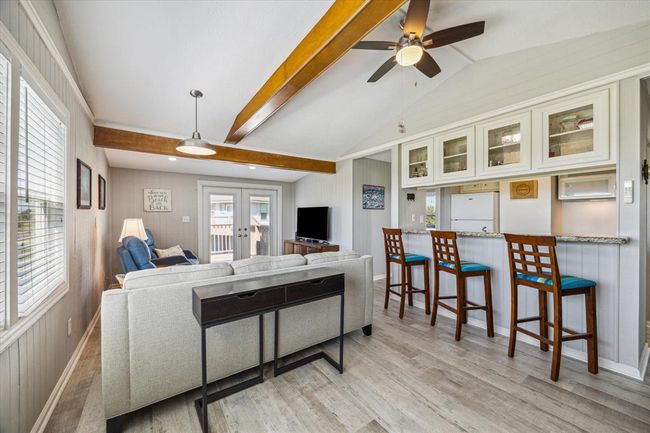4014 2 Nd St, House other with 2 bedrooms, 1 bathrooms and 1 parking in Galveston TX | Image 9