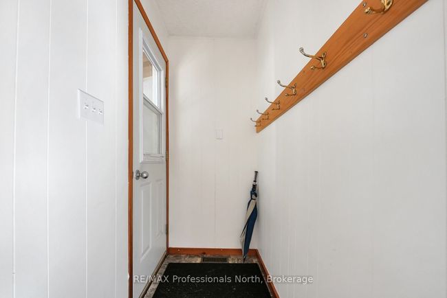 6547 Kennisis Lake Rd, House other with 3 bedrooms, 1 bathrooms and 3 parking in Haliburton ON | Image 9