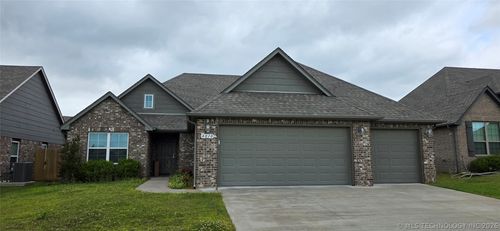 4010 S 14th Place, Broken Arrow, OK, 74011 | Card Image